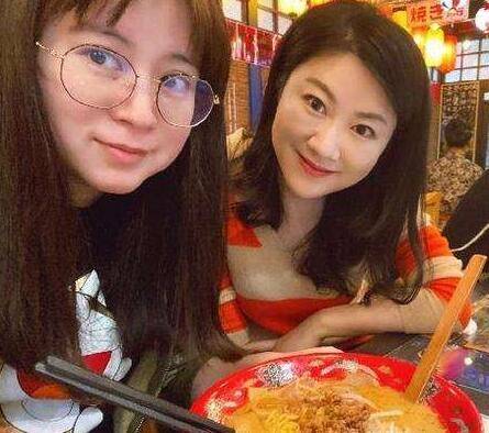 原创新老娘舅节目搭档杨蕾与张玉霞律师分享上海居家隔离的生活