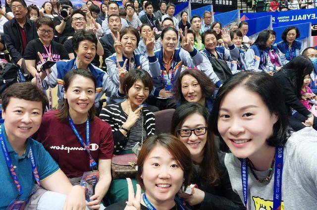 虽然赵蕊蕊在微博上提到了王一梅,"刘亚男都快要胖成王一梅了",但球迷