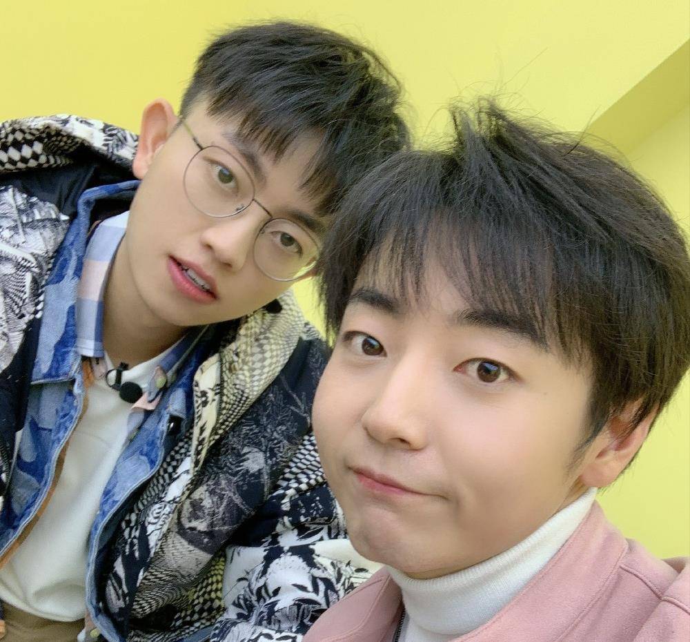 广播剧和一些青春洋溢的少年角色配音,代表作品有:《伪装学渣》谢俞