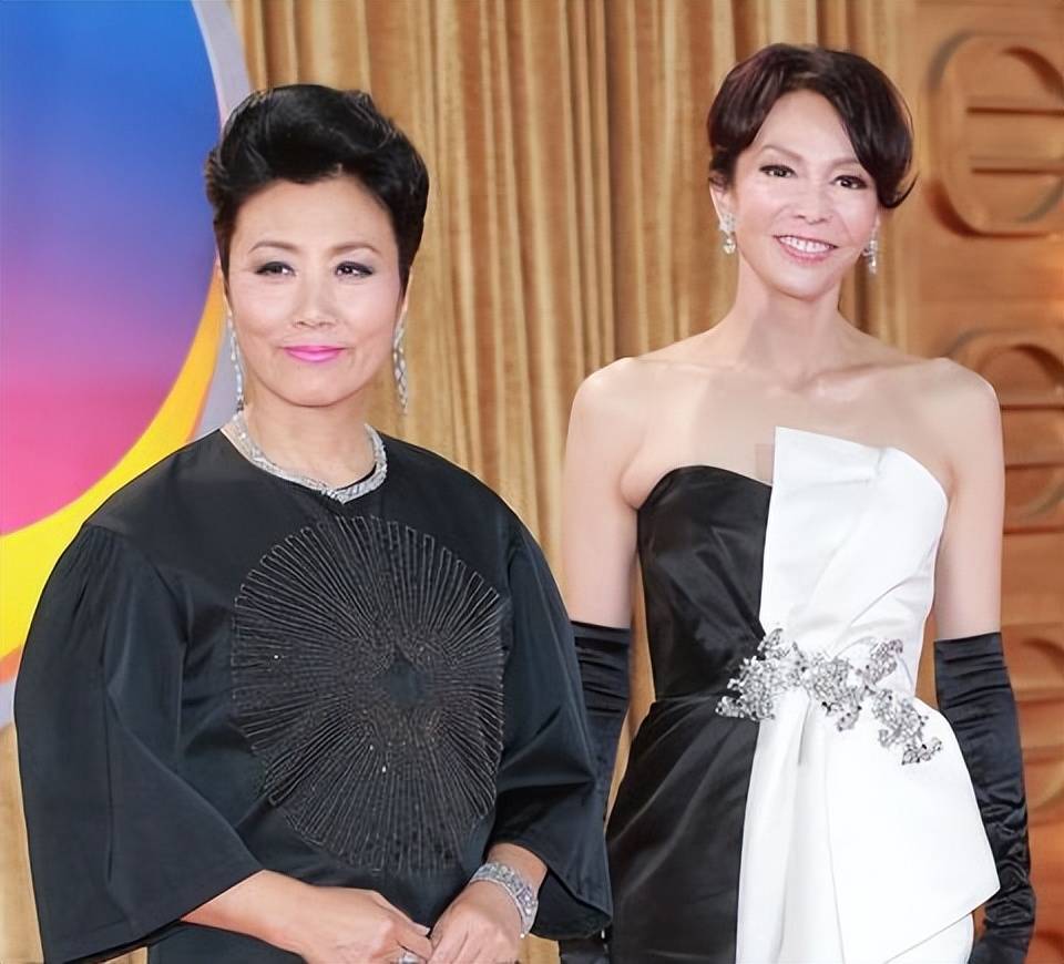 香江奇女郑裕玲两段感情耗费26年青春64岁未婚没孩子