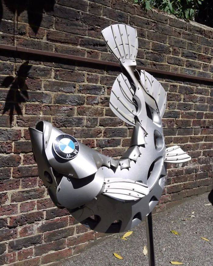 英国艺术家变废为宝用废铜烂铁打造独特的艺术雕塑