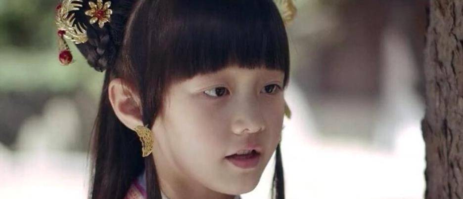 童星纪姿含14岁了身高已1米7的她3岁在甄嬛传演过温宜公主