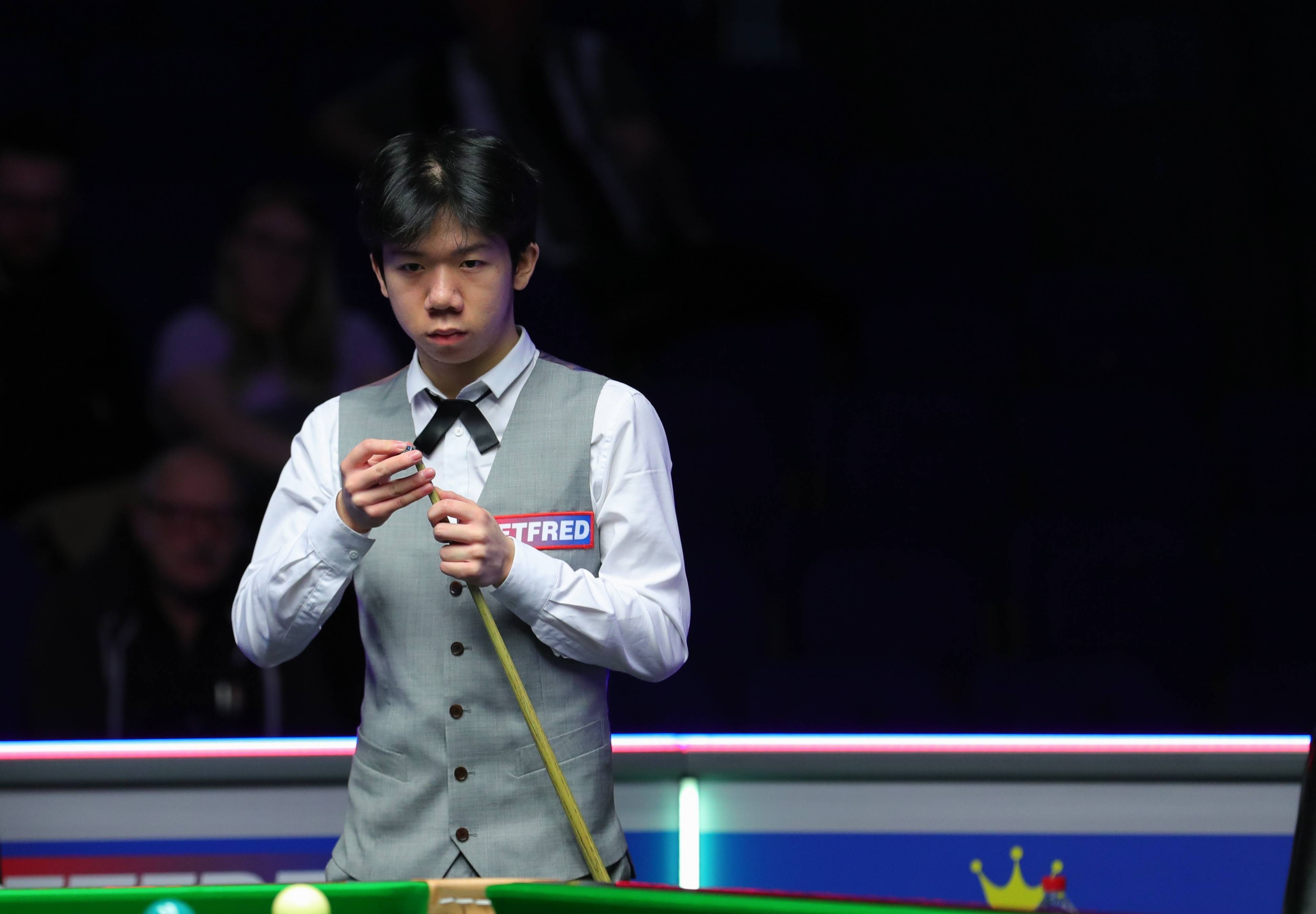 袁思俊暴走!3杆破百6-1淘汰世界第22名将,两大00后小将进决胜轮