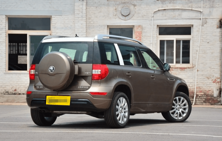 并非硬派越野专属盘点外挂备胎的几款suv你都记得吗