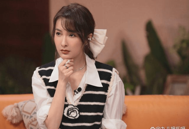 吴昕深受湖南卫视器重走出快本热度不断综艺资源拿到手软