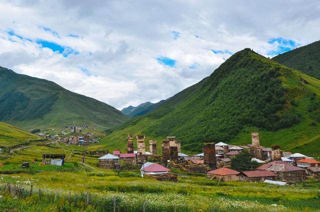 欧洲海拔最高的村落，美得如此遗世独立