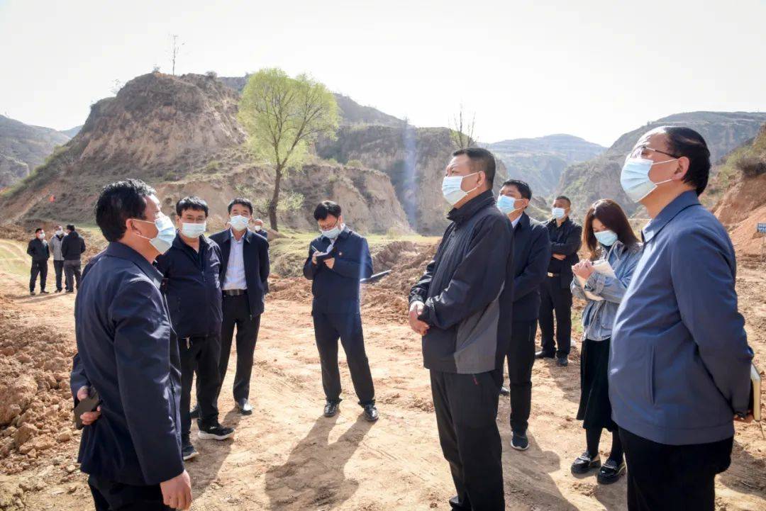 石楼王廷洪调研疫情防控及乡村振兴五项重点百日攻坚工作