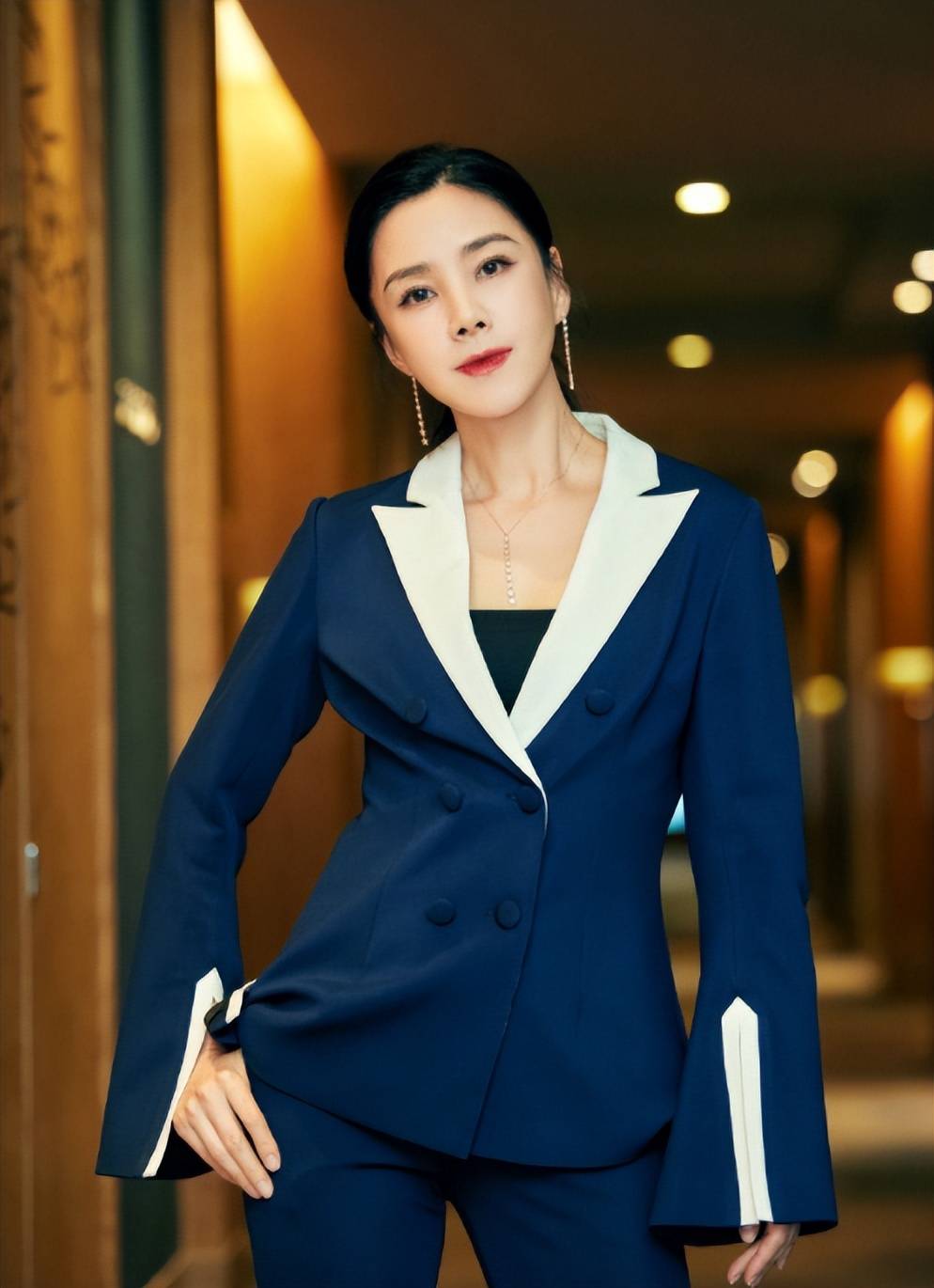 原创影后何琳曝上海疫情近况患癌妈妈独自封在家中每日送两餐盒饭