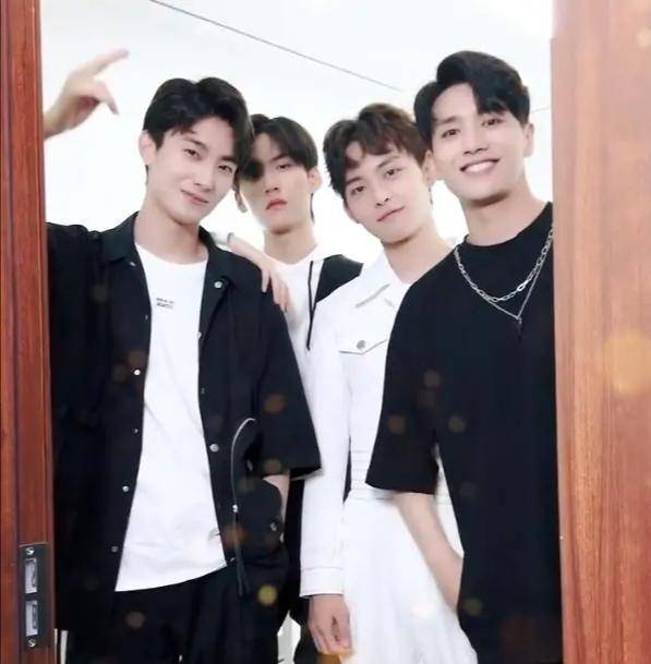 《快乐大本营》新主持人内定了?_黄明昊_节目_比赛