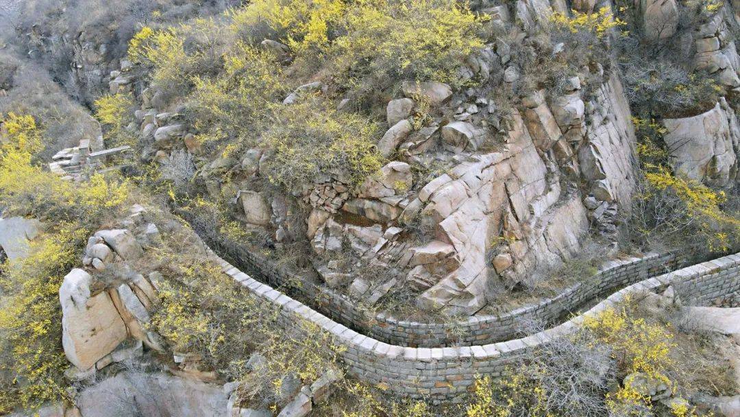 濟南黃巢天路旁有條紅旗渠,渠繞群山,精神長存_西山村_渡槽_柳埠