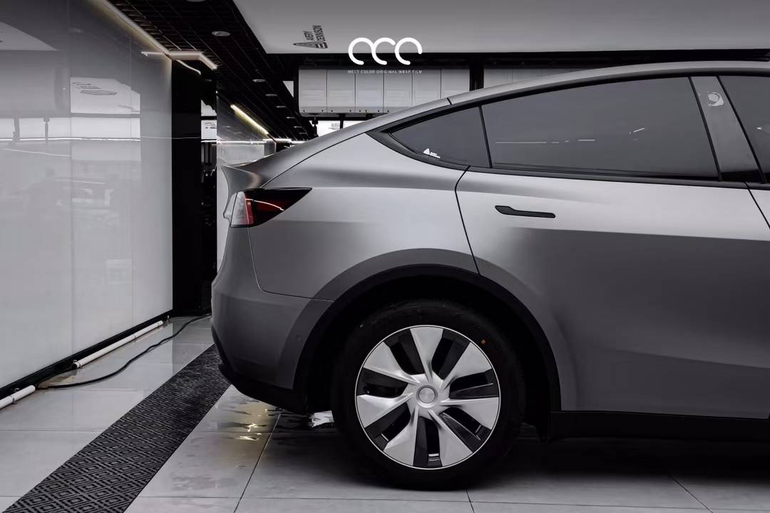 特斯拉modely漫彩改色膜山灰