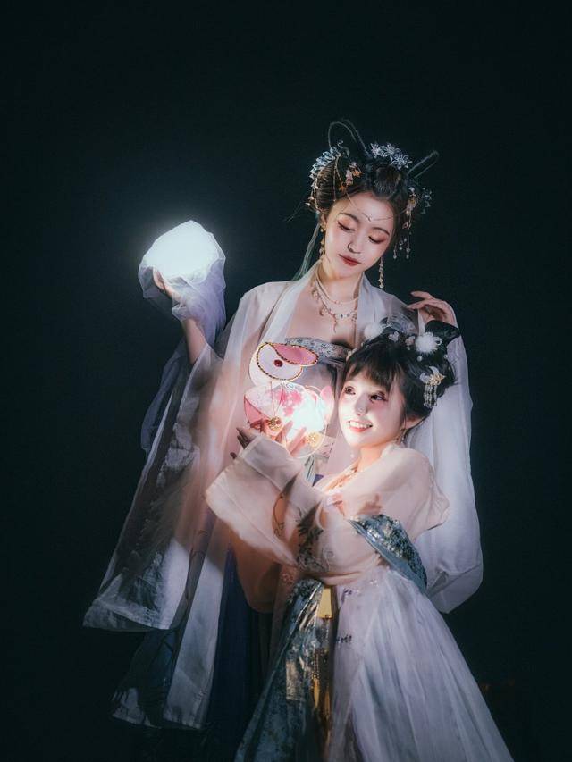 同袍真会玩穿汉服扮嫦娥网友比真正的嫦娥好看太多