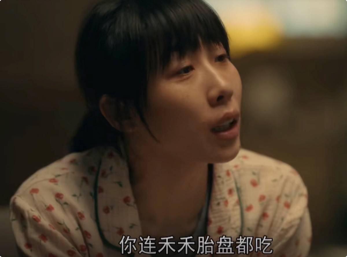 分明是同一人，演完《囧妈》再演《亲爱的小孩》，换个妆却没认出_搜狐网