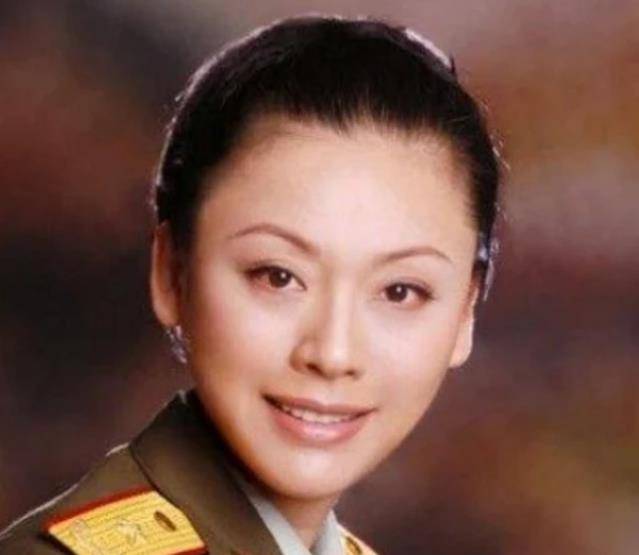 现役女少将刘敏人称中国最美女将军她究竟有多美