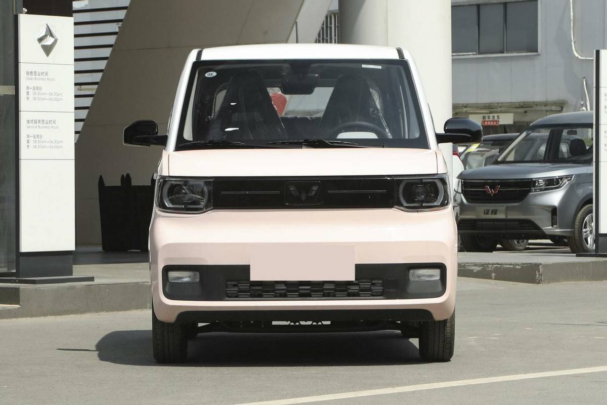 续航170km 4座 4 2米转弯半径 关键颜值很高 买辆摩托就够买它 乐惠车