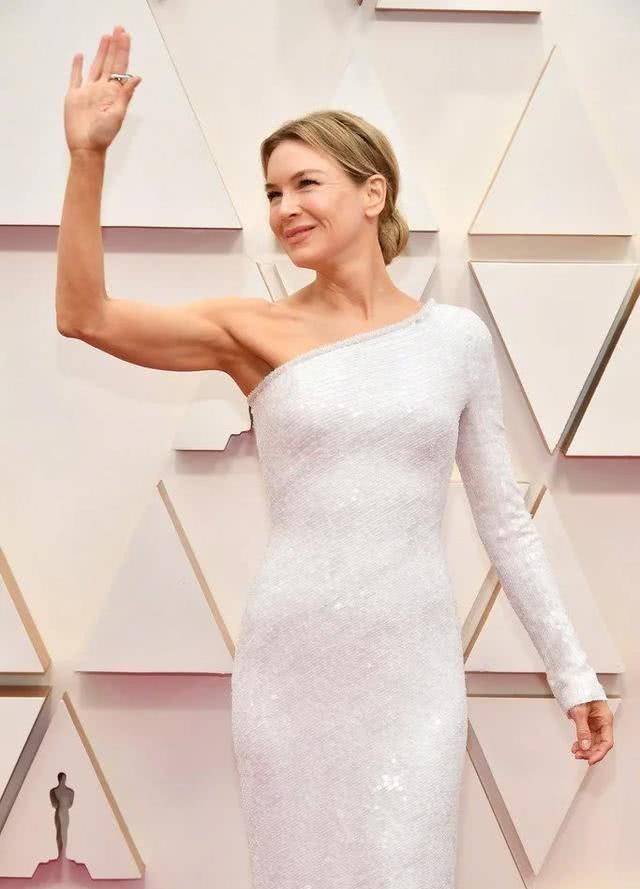 原创50岁奥斯卡影后翻身金凯瑞前女友被质疑整容沉寂多年仍单身