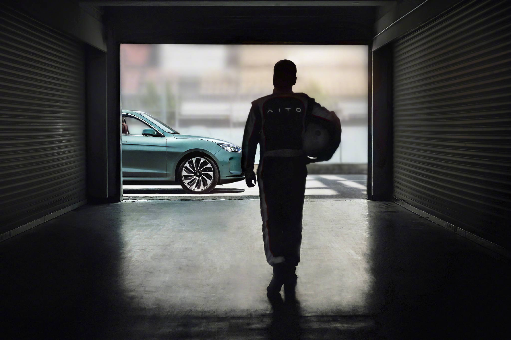 余承东穿上赛车服,aito问界m5还能玩出什么新花样?