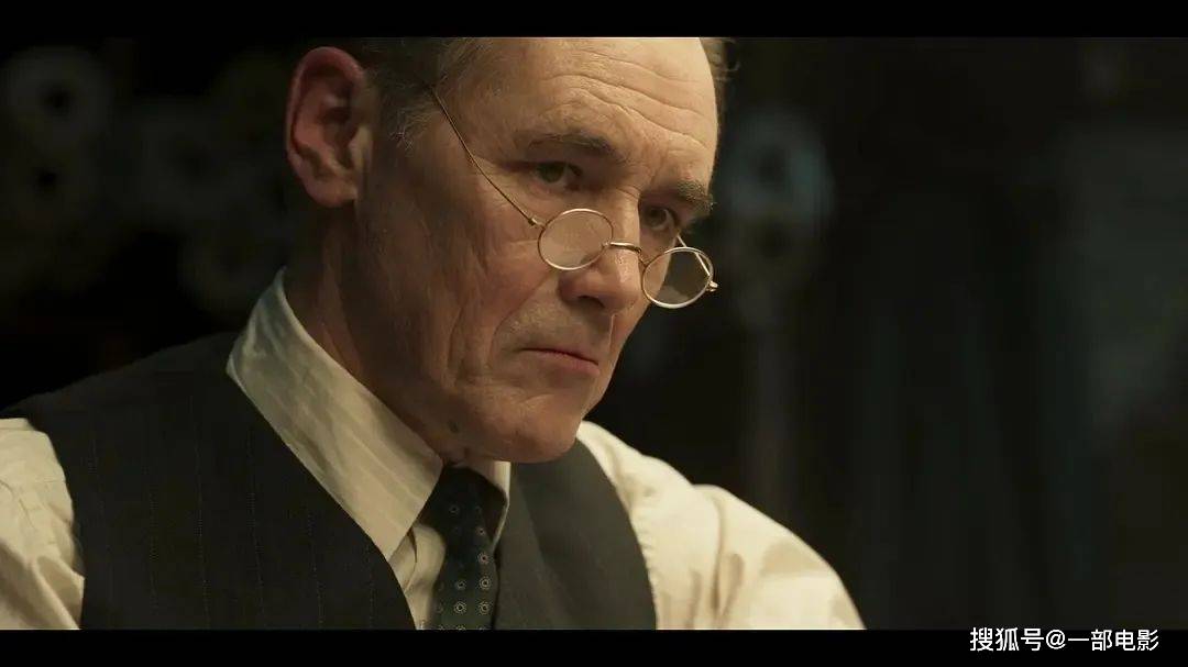 年度重磅佳作,让人大呼过瘾的爽片_弗朗西斯_里奇_黑帮