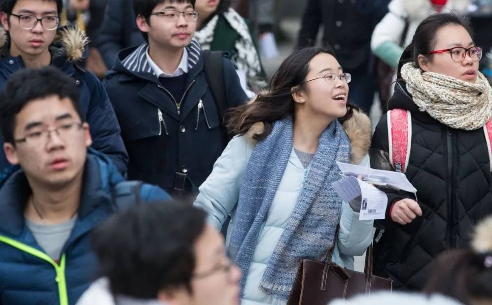 因谈过太多的女朋友，学生考公务员被刷掉？原来政审的范围这么广