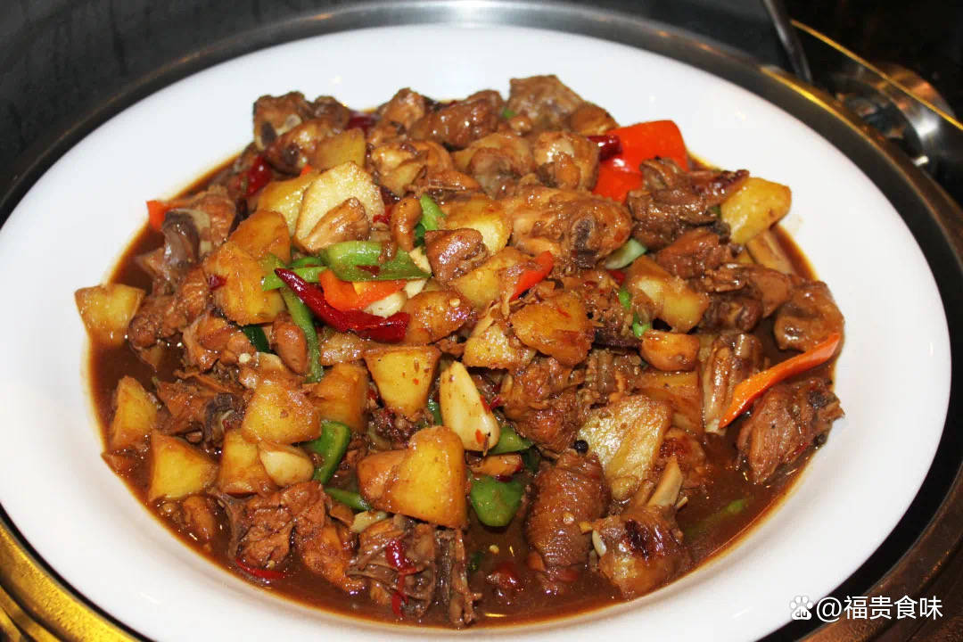 新疆特色美食大盘鸡的秘诀,鲜香美味,软糯可口,满满一大盆_大火_食材