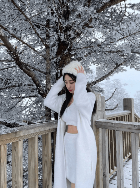 陌陌主播忆涵举办四周年庆典活动发布动态视频诚邀粉丝