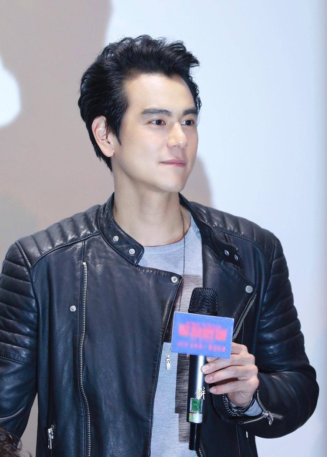 要知道,彭于晏出道至今一直保持单身,从未和谁承认过任何一段感情