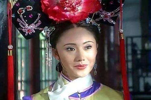 令妃娘娘赵丽娟近照,与丈夫因戏结缘,52岁漂亮依旧,女儿颜值高_观众们