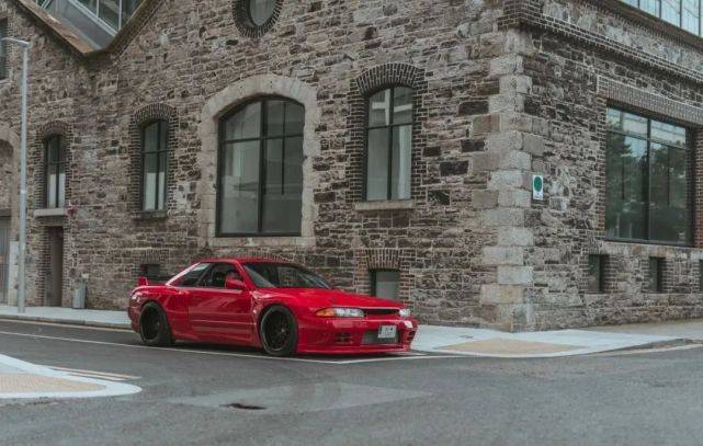 不一样的宽体改装战斗格日产gtrr32