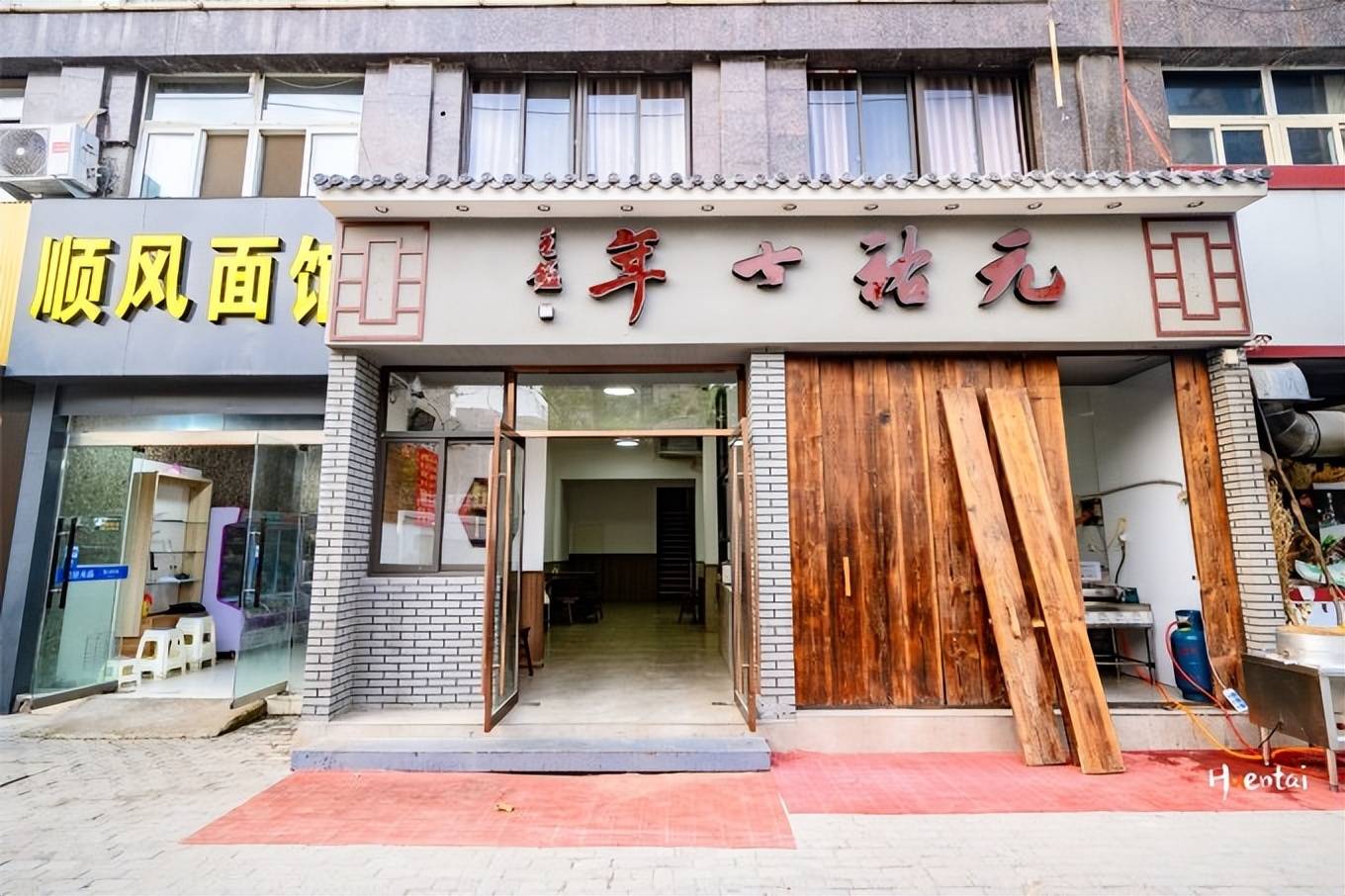 皖北小县城的街边小菜馆，传承自北宋，《舌尖》导演都来过
