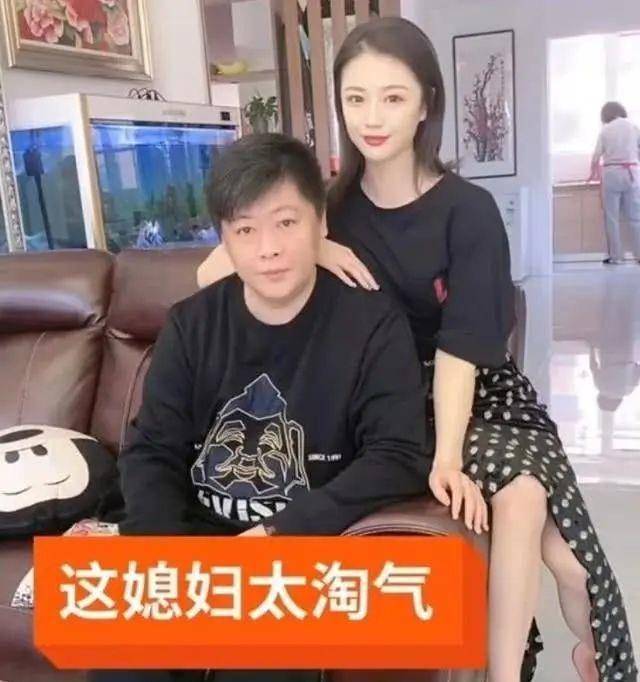 原创37岁谢永强近况曝光发福到认不出获娇妻穿短裙跪地洗脚