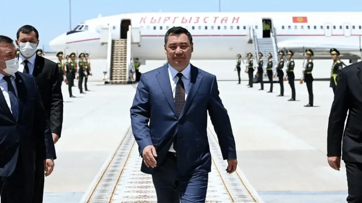 扎帕罗夫打虎打掉了前总统10年后亲任总统强硬拒绝美国驻军