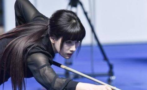 台球女神颜值赛过潘晓婷,拒绝富豪示爱,坦言愿意嫁给普通人_何心如