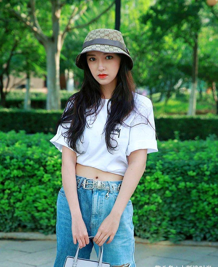 原创程潇这身材太真实了21岁就如此凹凸有致成长过火穿衣更有型