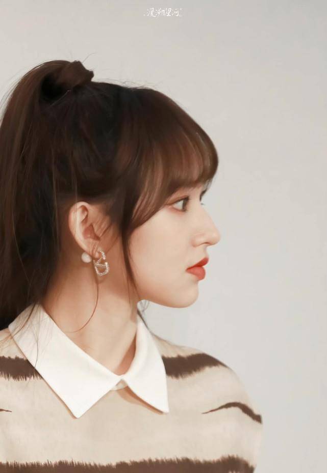 程潇生图曝光,身材纤细建模脸名不虚传,新发型令人眼前一亮_图里_表情