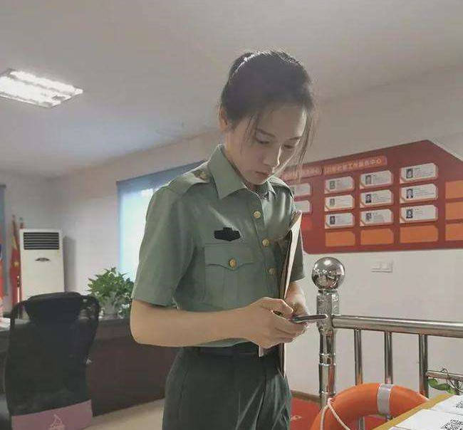 原创00后女枪王沈梦可因一张宣传照火遍全网退伍后近况如何