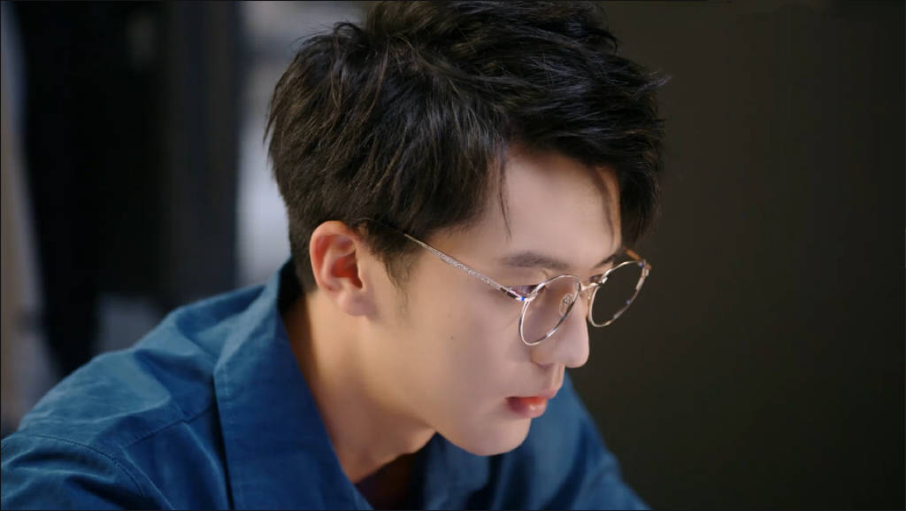 据悉,由卢东旭出演的《悄悄喜欢你》,《谁都知道我