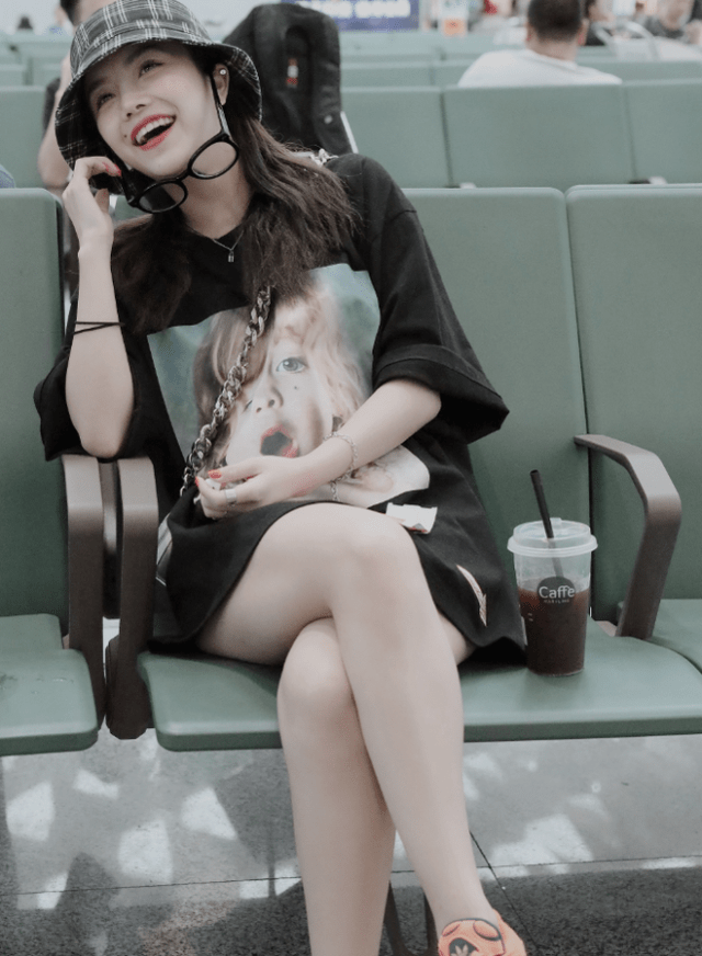 原创安崎才是真比例失调看脸以为80斤腿却让人看崩溃