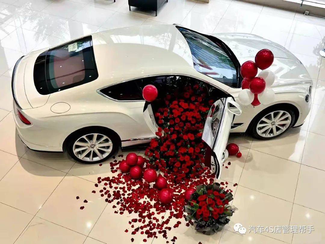 这些劳斯莱斯宾利4s店的交车仪式布置壕美啊
