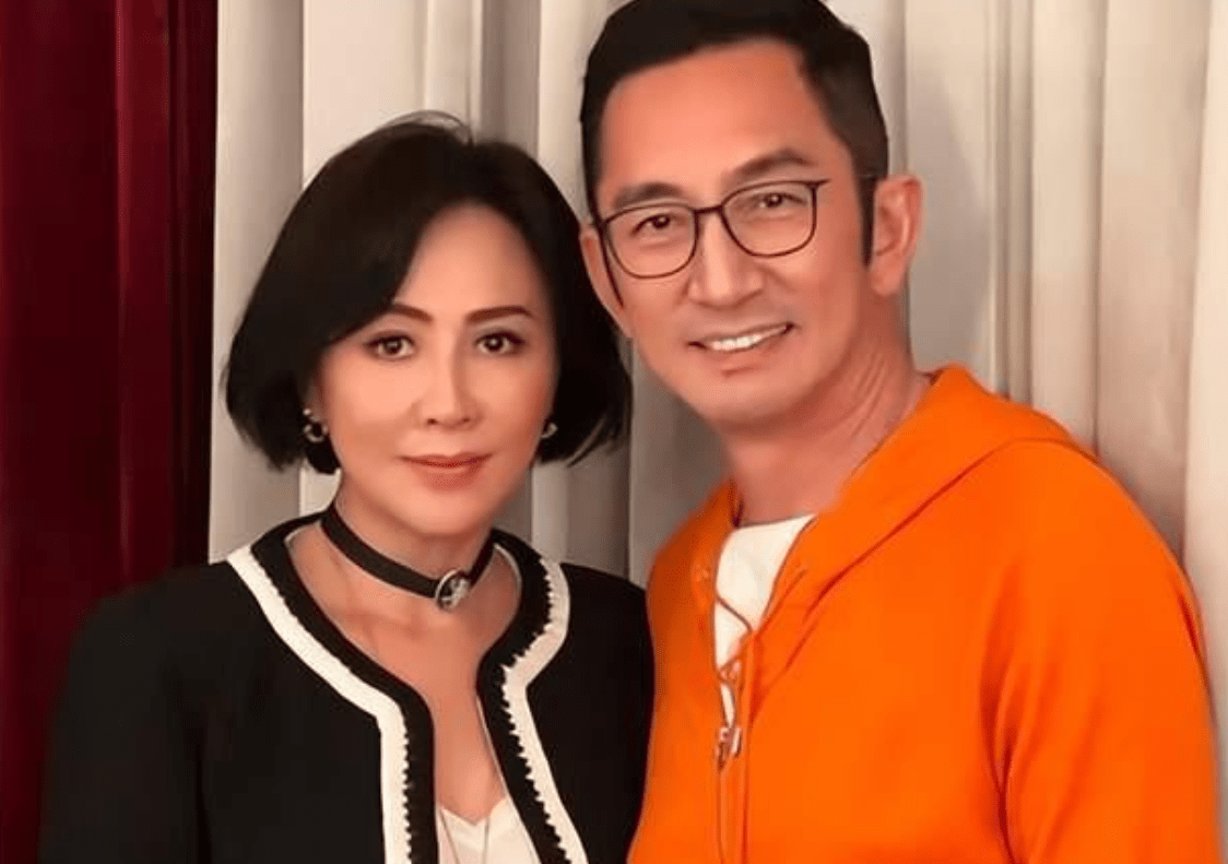 原创吴启华女儿初长成长发高鼻梁很漂亮喜欢鹿晗却为何与父亲疏远