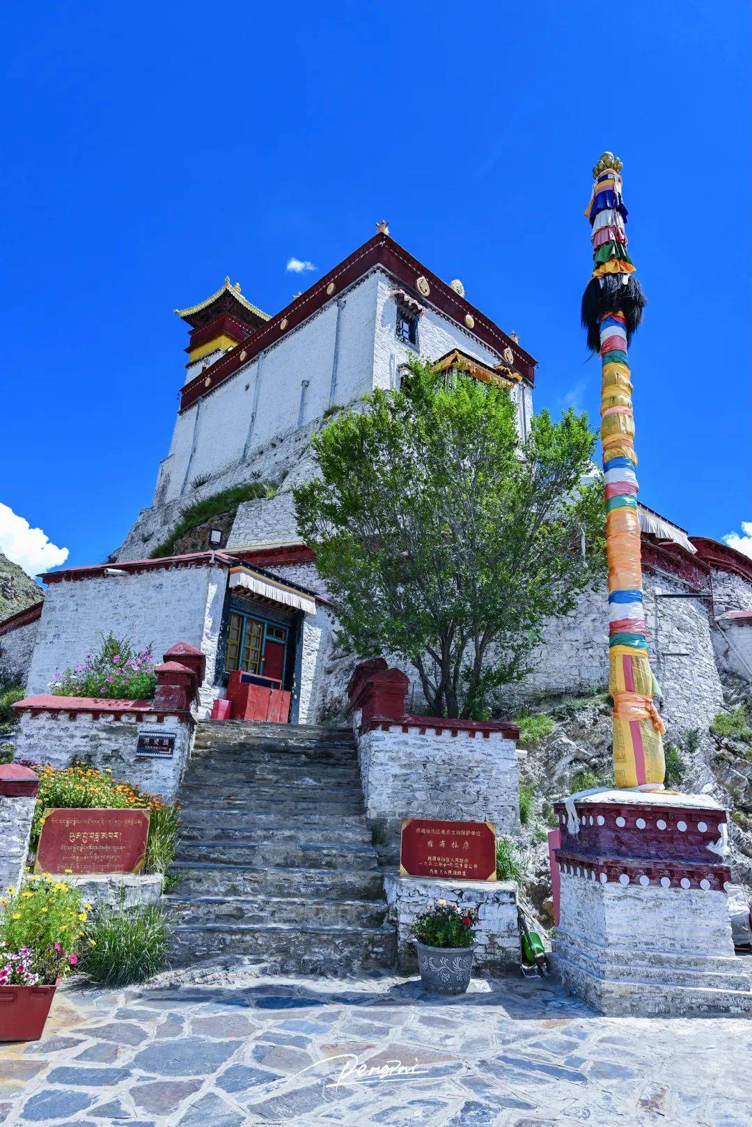 卡久寺洛扎卡久寺全称吉祥隐修院位于洛扎县拉康镇背后名为佳普晋