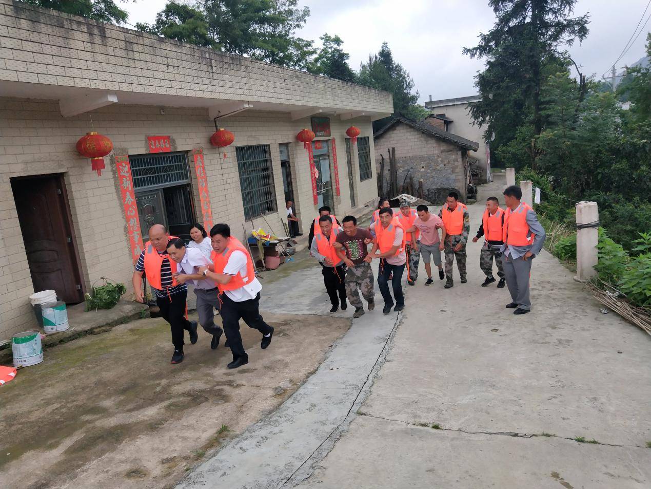 百泉镇开展2022年防汛抗旱暨山洪灾害应急演练
