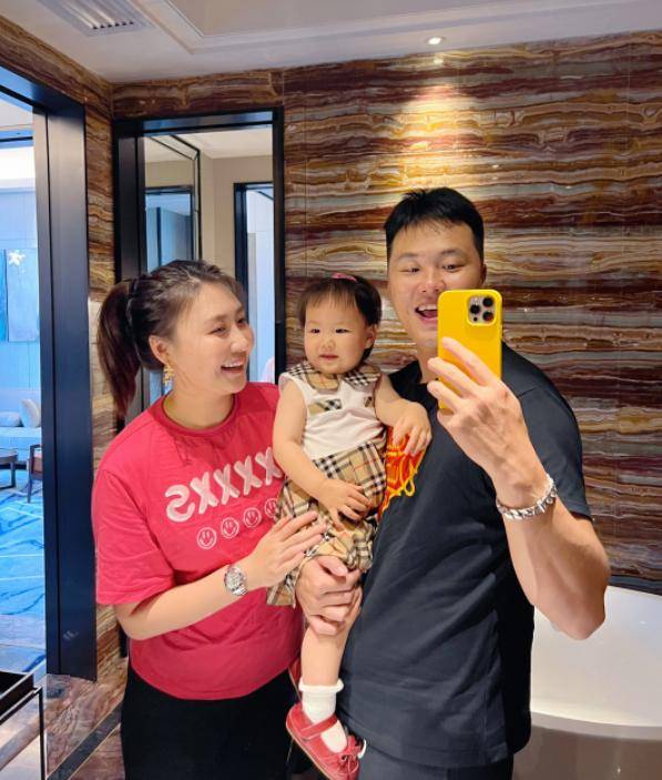 娇妻颜值出众,夫妻强强联手斩获双冠_孟铎_刘格婷_安安