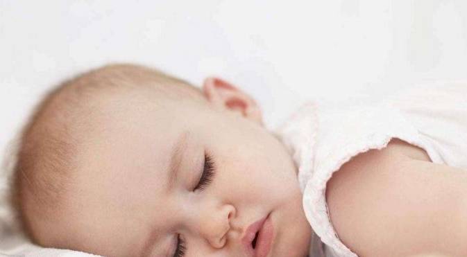 给宝宝使用枕头需要注意什么？这3方面至关重要