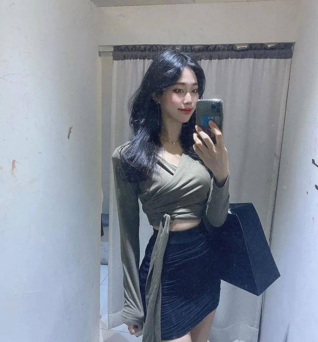 身材火辣,健身女孩魔鬼身材究竟能有多好?气质女神_蜜桃_身体_试衣间