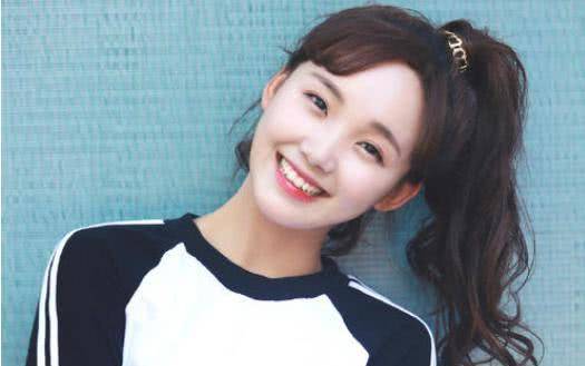 原创时光与你都很甜元气少女吕小雨上线曾四岁就开始学习杂技