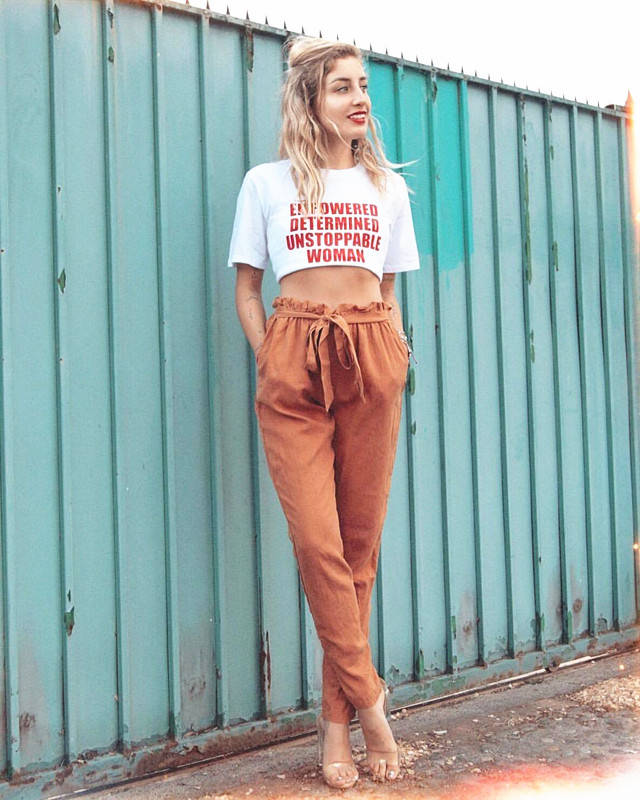 原创智利顶级美女超模才华横溢酷爱美食多样穿搭演绎精彩人生