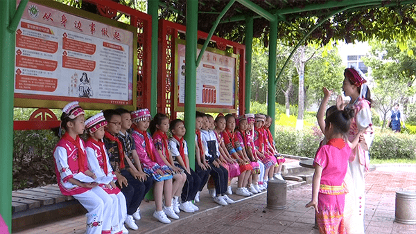 安宁市太平学校石榴花开少年宫籽籽同心中国梦