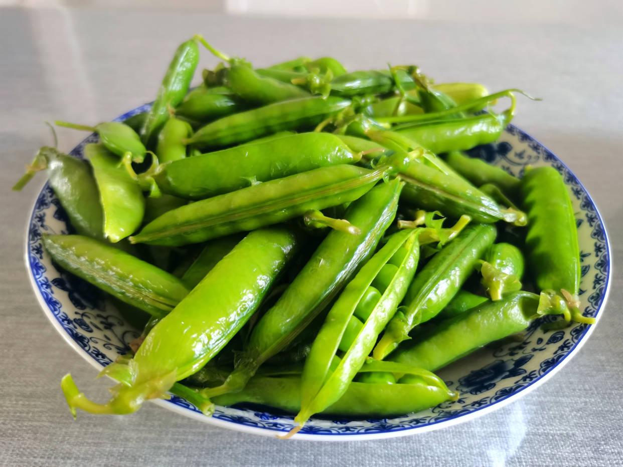 两口子的减脂晚餐,低热量低脂肪,饱腹不长肉_油麦菜_豌豆_时候