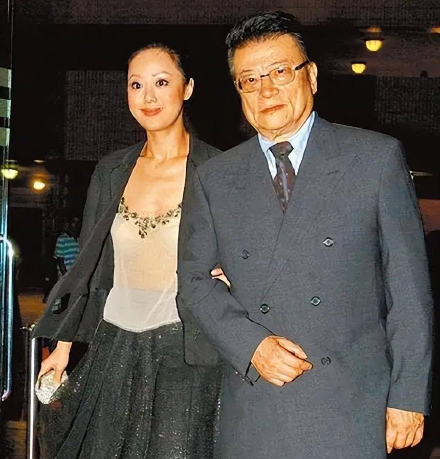 搞垮两个富豪的"拜金女郎"章小蕙,56岁依旧美艳动人_钟镇涛_生活_香港