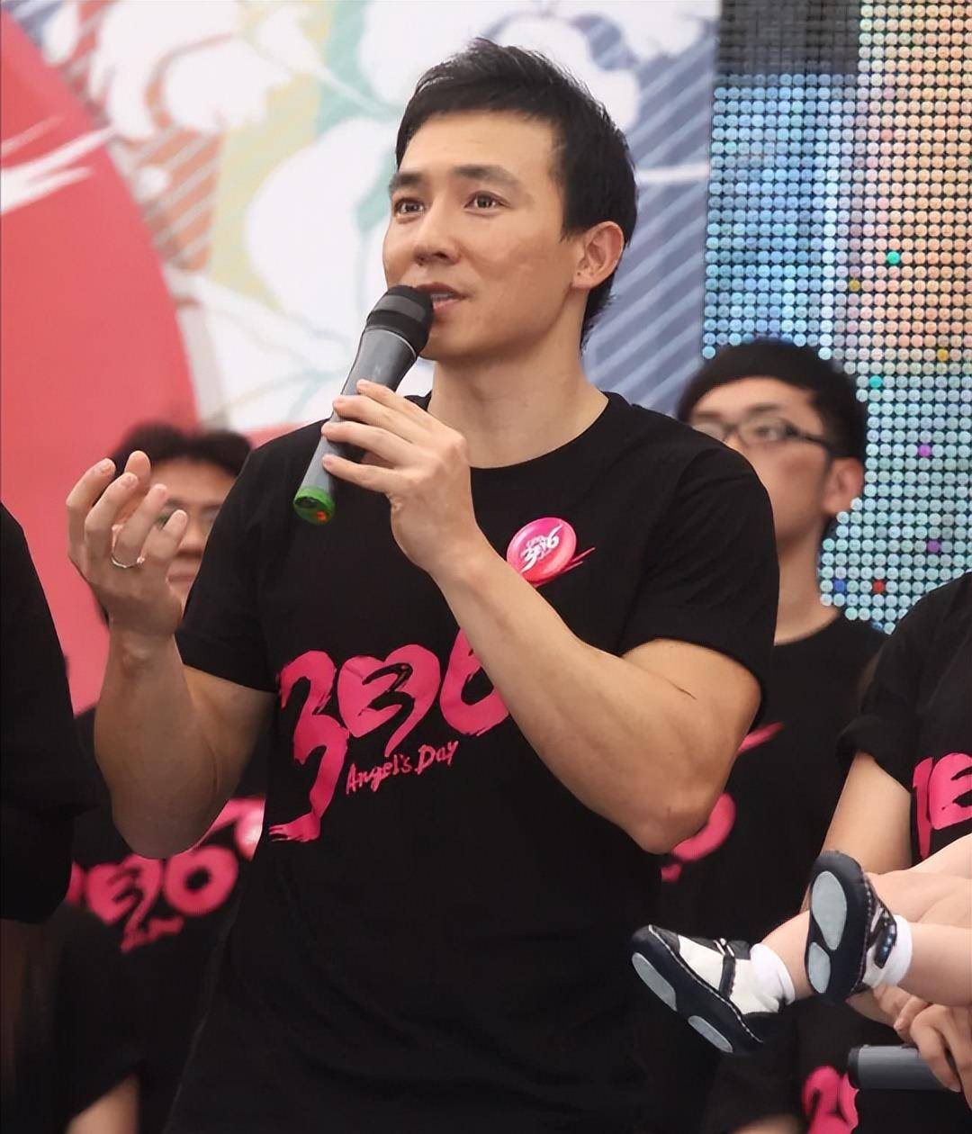 原创谁在造神刘畊宏ta是谁